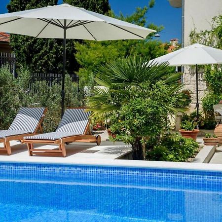 Palace Schoen Milesi - Esense Of Prestige - Private Pool - Free Parking - Old Money Style Luxury Rooms - Walking Distance To The Old Town, The Beach And All Amenities - Buralux Properties Split Eksteriør billede