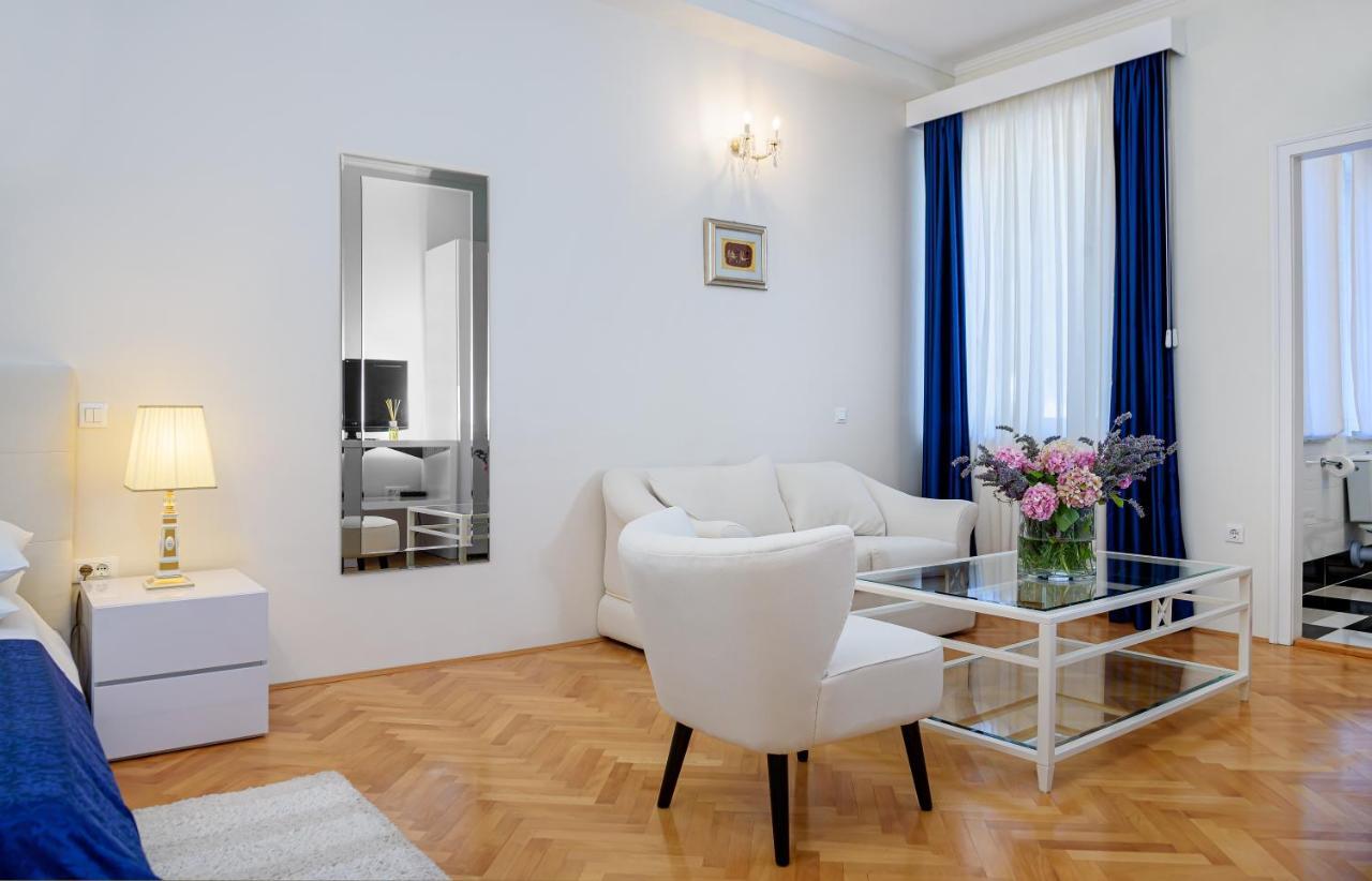 Palace Schoen Milesi - Esense Of Prestige - Private Pool - Free Parking - Old Money Style Luxury Rooms - Walking Distance To The Old Town, The Beach And All Amenities - Buralux Properties Split Eksteriør billede