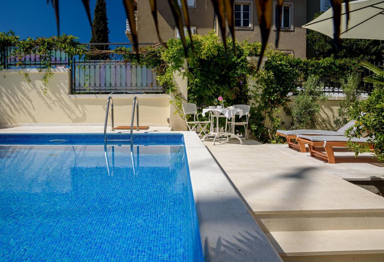 Palace Schoen Milesi - Esense Of Prestige - Private Pool - Free Parking - Old Money Style Luxury Rooms - Walking Distance To The Old Town, The Beach And All Amenities - Buralux Properties Split Eksteriør billede