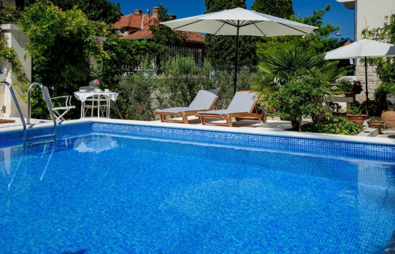 Palace Schoen Milesi - Esense Of Prestige - Private Pool - Free Parking - Old Money Style Luxury Rooms - Walking Distance To The Old Town, The Beach And All Amenities - Buralux Properties Split Eksteriør billede