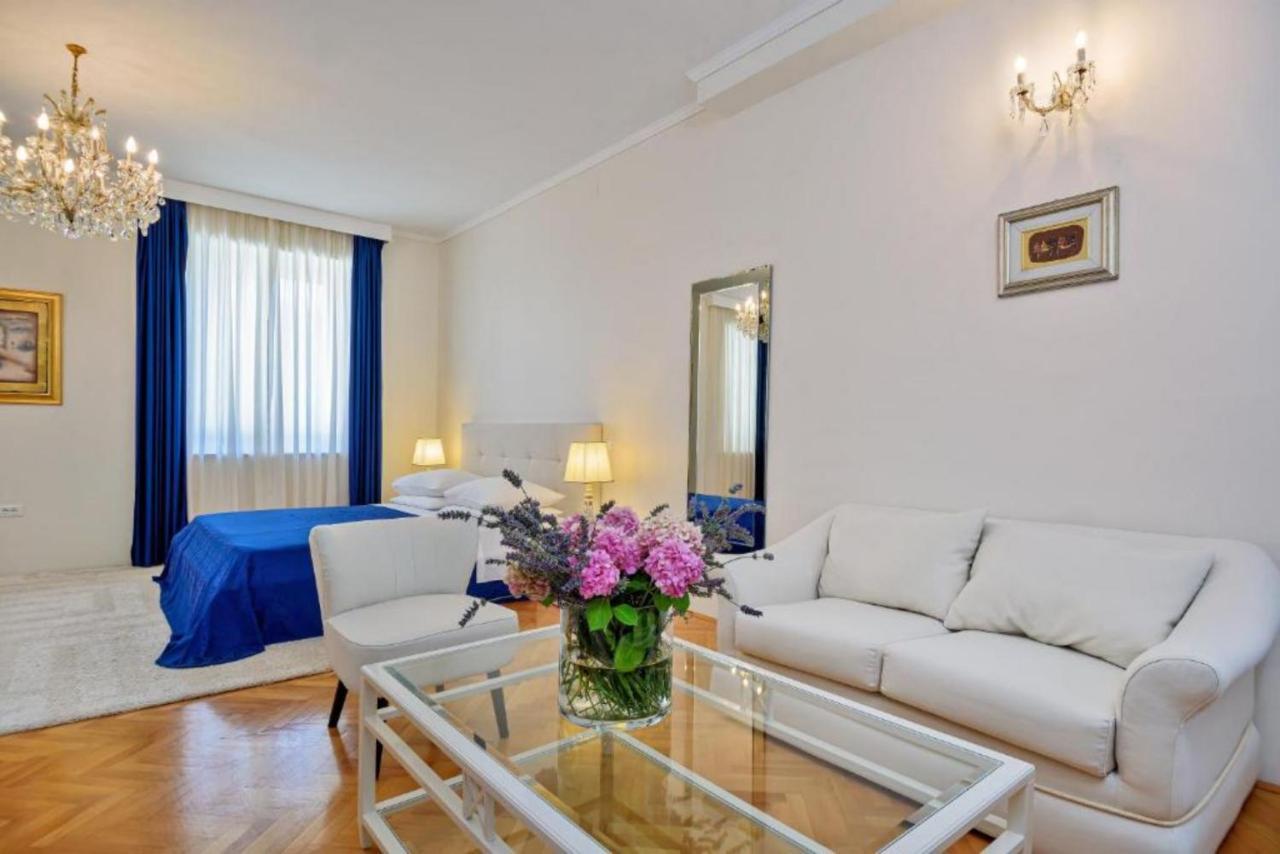 Palace Schoen Milesi - Esense Of Prestige - Private Pool - Free Parking - Old Money Style Luxury Rooms - Walking Distance To The Old Town, The Beach And All Amenities - Buralux Properties Split Eksteriør billede