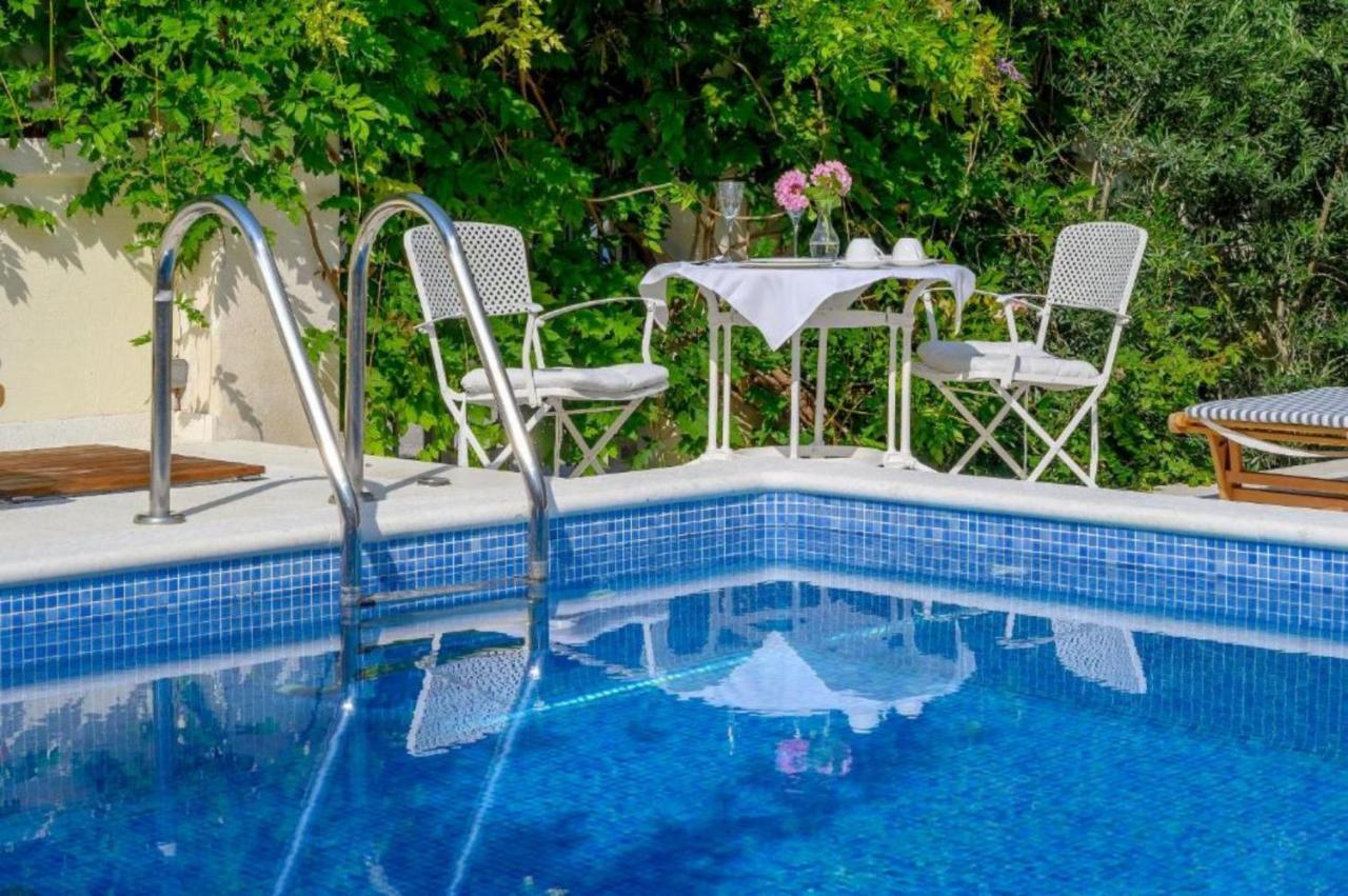 Palace Schoen Milesi - Esense Of Prestige - Private Pool - Free Parking - Old Money Style Luxury Rooms - Walking Distance To The Old Town, The Beach And All Amenities - Buralux Properties Split Eksteriør billede