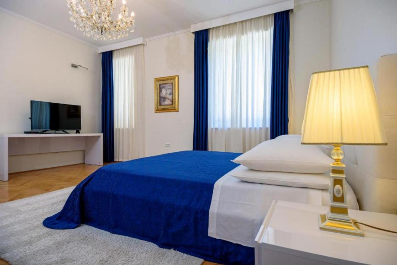 Palace Schoen Milesi - Esense Of Prestige - Private Pool - Free Parking - Old Money Style Luxury Rooms - Walking Distance To The Old Town, The Beach And All Amenities - Buralux Properties Split Eksteriør billede