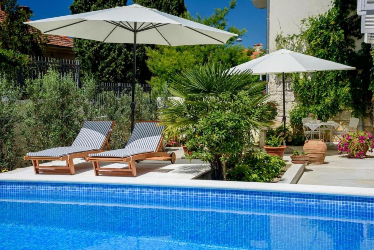 Palace Schoen Milesi - Esense Of Prestige - Private Pool - Free Parking - Old Money Style Luxury Rooms - Walking Distance To The Old Town, The Beach And All Amenities - Buralux Properties Split Eksteriør billede